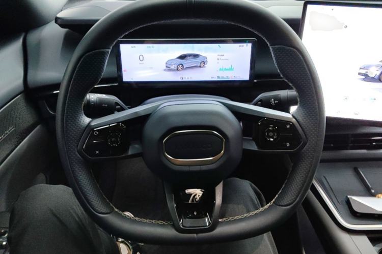 Used Lynk & Co 07 2024 EM-P 126 Long-Range Halo Steering Wheel
