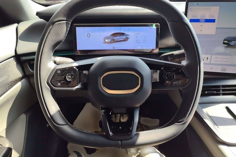 Used Lynk & Co 07 2024 EM-P 126 Long-Range Ultra Steering Wheel
