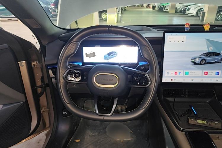 Used Lynk & Co 07 2024 EM-P 126 Long-Range Halo Steering Wheel