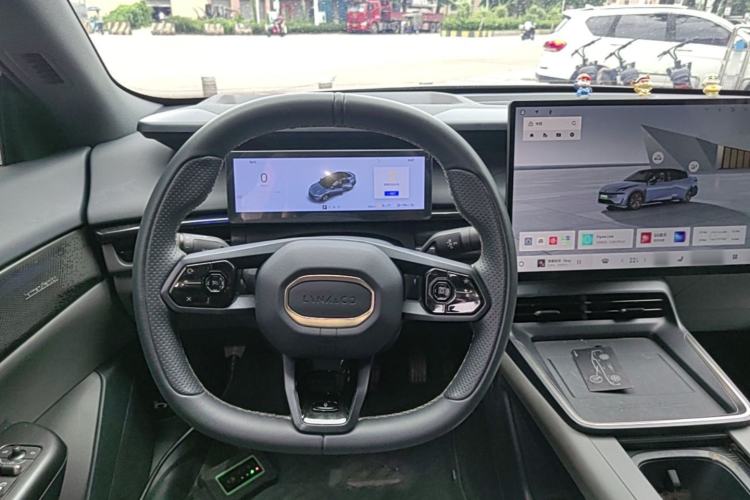 Used Lynk & Co 07 2024 EM-P 126 Long-Range Halo Steering Wheel