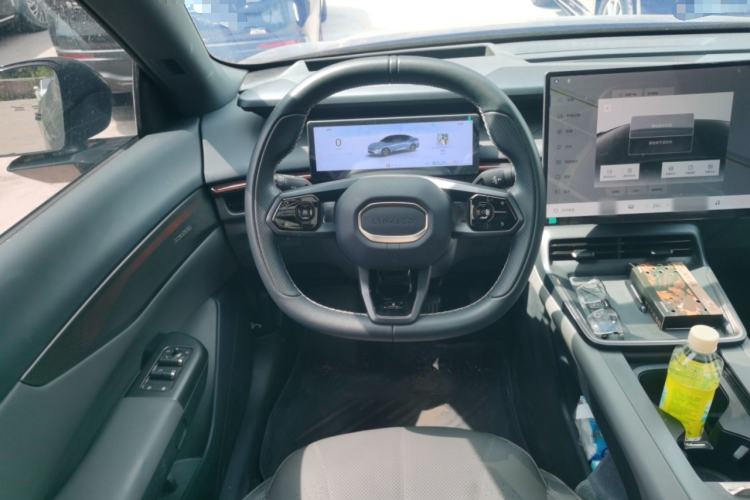 Used Lynk & Co 07 2024 EM-P 126 Long-Range Ultra Steering Wheel