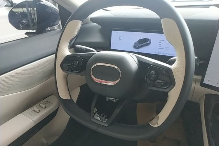 Used Lynk & Co 07 2024 EM-P 126 Long-Range Ultra Steering Wheel