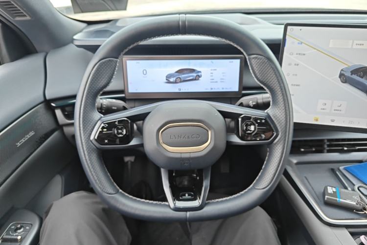 Used Lynk & Co 07 2024 EM-P 126 Long-Range Halo Steering Wheel