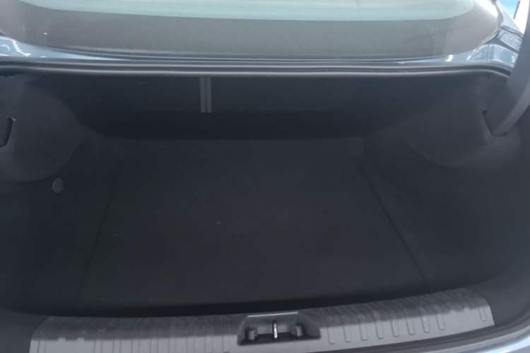 Used Lynk & Co 07 2024 EM-P 126 Long-Range Pro Trunk