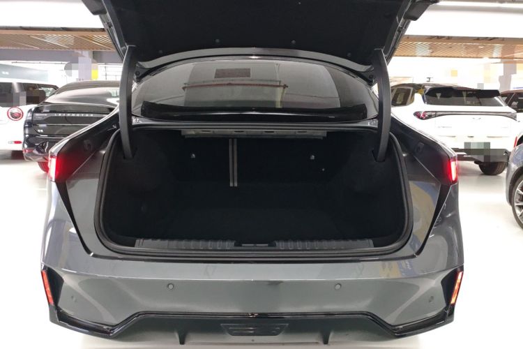 Used Lynk & Co 07 2024 EM-P 126 Long-Range Ultra Trunk