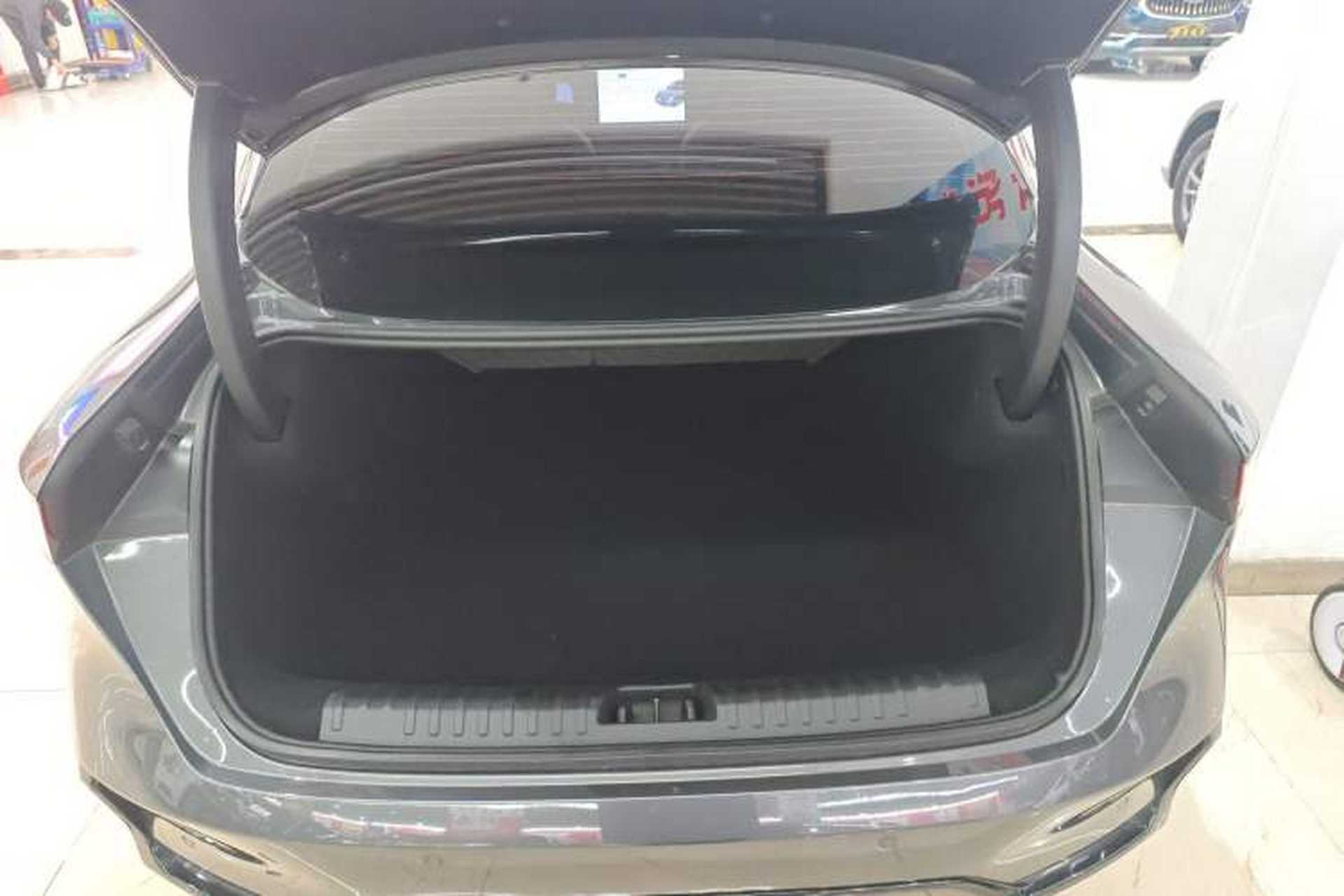 Used Lynk & Co 07 2024 EM-P 126 Long-Range Halo Trunk