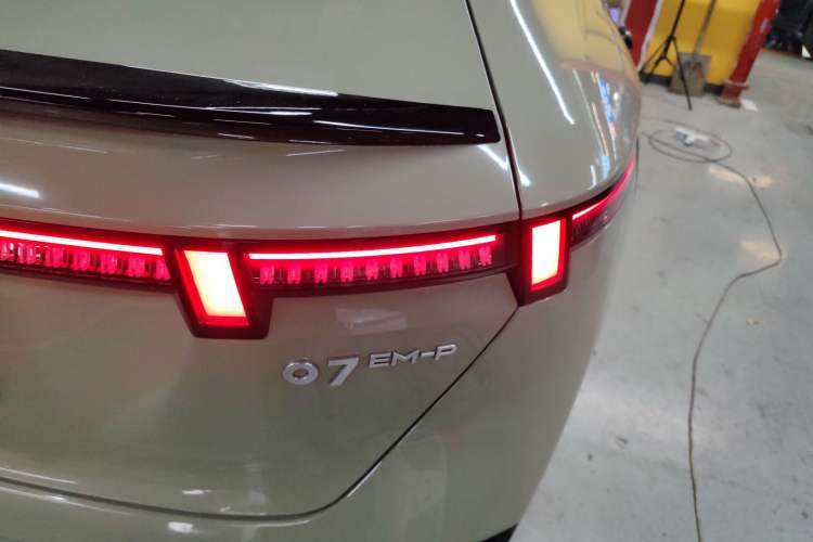 Used Lynk & Co 07 2024 EM-P 126 Long-Range Halo Exterior 6