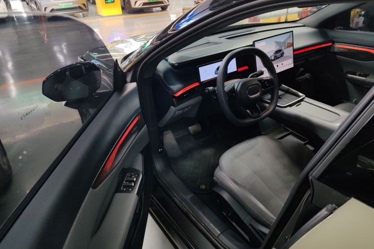 Used Lynk & Co 07 2024 EM-P 126 Long-Range Halo Interior 3