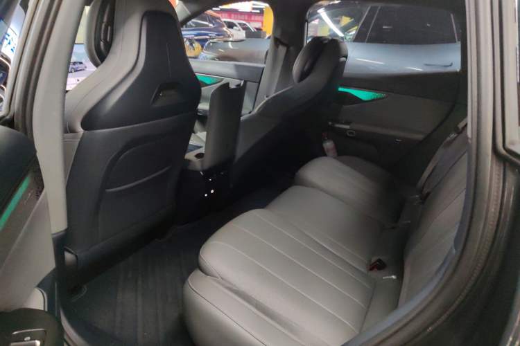 Used Lynk & Co 07 2024 EM-P 126 Long-Range Halo Interior 4