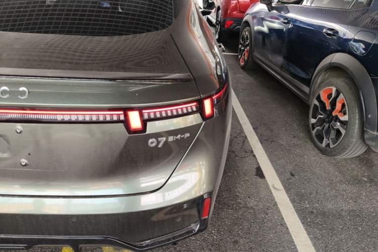 Used Lynk & Co 07 2024 EM-P 126 Long-Range Halo Right Rear Taillight