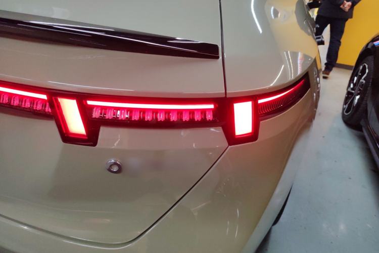 Used Lynk & Co 07 2024 EM-P 126 Long-Range Halo Right Rear Taillight