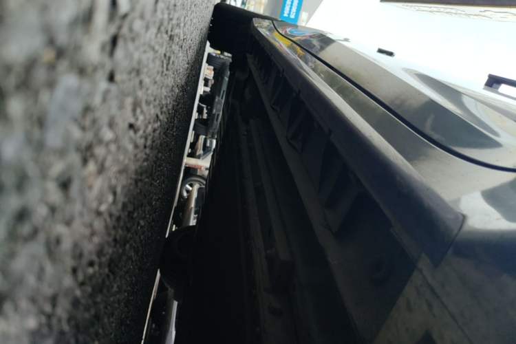 Used Lynk & Co 07 2024 EM-P 126 Long-Range Halo Right Side Sill