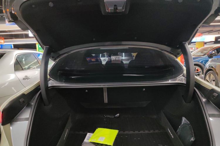 Used Lynk & Co 07 2024 EM-P 126 Long-Range Halo Trunk