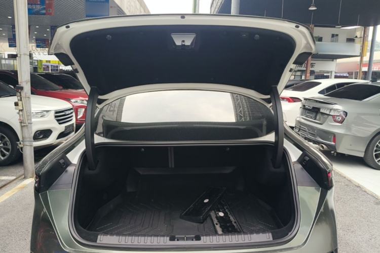 Used Lynk & Co 07 2024 EM-P 126 Long-Range Halo Trunk