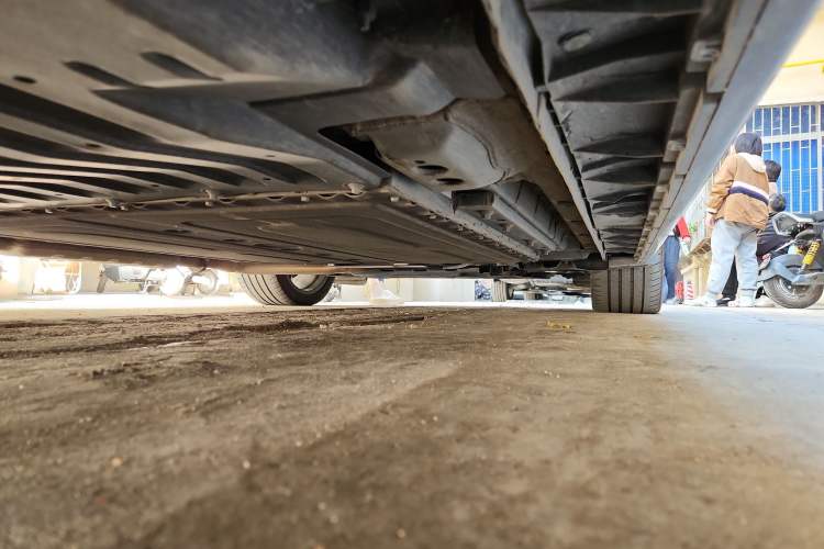 Used Lynk & Co 07 2024 EM-P 126 Long-Range Halo Chassis Rear Right