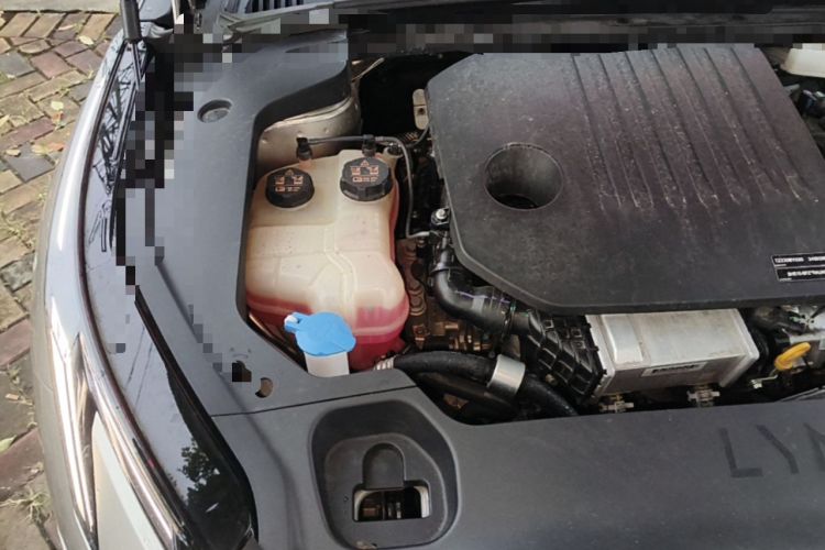 Used Lynk & Co 07 2024 EM-P 126 Long-Range Halo Engine Bay Right
