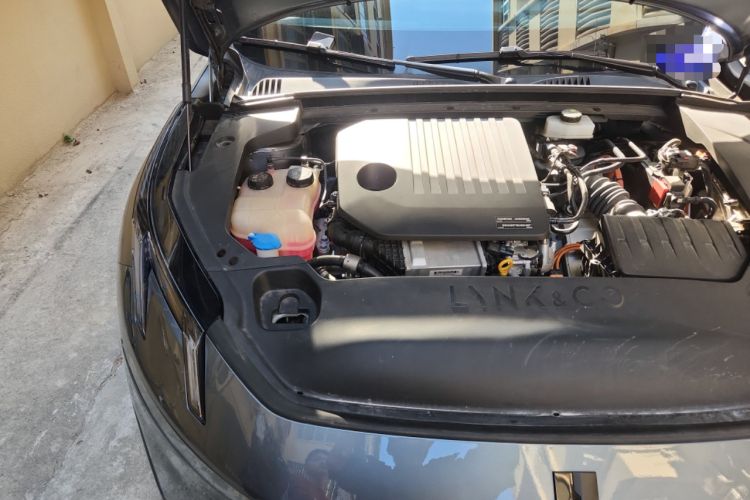 Used Lynk & Co 07 2024 EM-P 126 Long-Range Halo Engine Bay Right