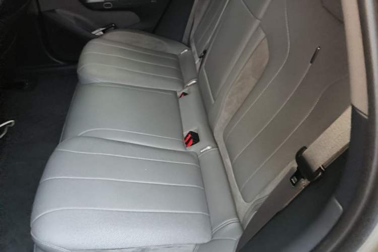 Used Lynk & Co 07 2024 EM-P 126 Long-Range Halo Left Rear Seat