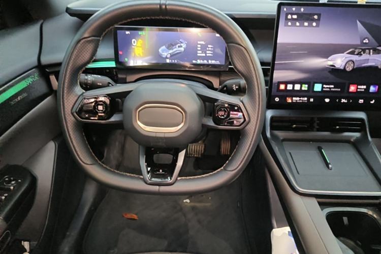 Used Lynk & Co 07 2024 EM-P 126 Long-Range Halo Steering Wheel