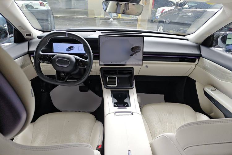 Used Lynk & Co 07 2024 EM-P 126 Long-Range Intelligent Driving Ultra Center Console
