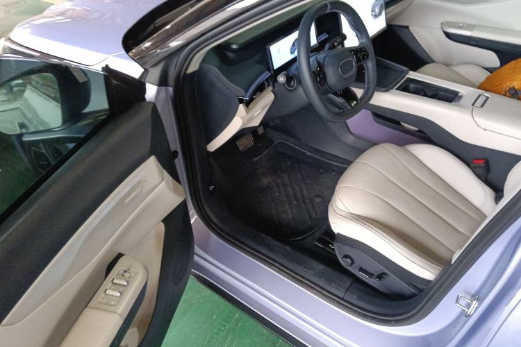 Used Lynk & Co 07 2024 EM-P 126 Long-Range Halo Driver Seat