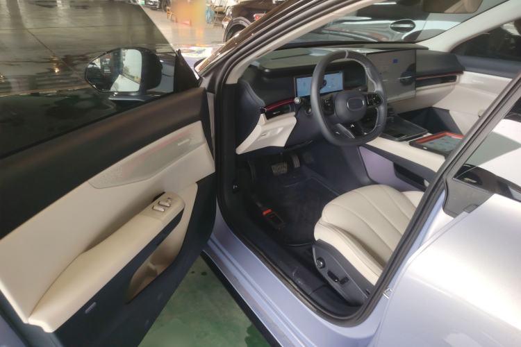 Used Lynk & Co 07 2024 EM-P 126 Long-Range Halo Driver Seat