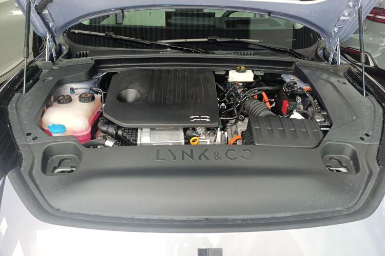 Used Lynk & Co 07 2024 EM-P 126 Long-Range Ultra Engine Bay