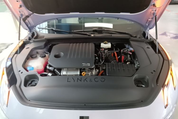 Used Lynk & Co 07 2024 EM-P 126 Long-Range Halo Engine Bay