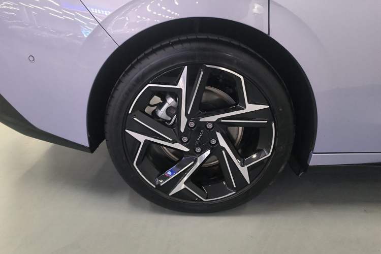 Used Lynk & Co 07 2024 EM-P 126 Long-Range Intelligent Driving Ultra Exterior 8