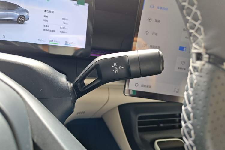 Used Lynk & Co 07 2024 EM-P 126 Long-Range Intelligent Driving Ultra Gear Lever