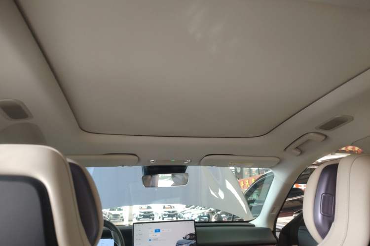 Used Lynk & Co 07 2024 EM-P 126 Long-Range Halo Headliner