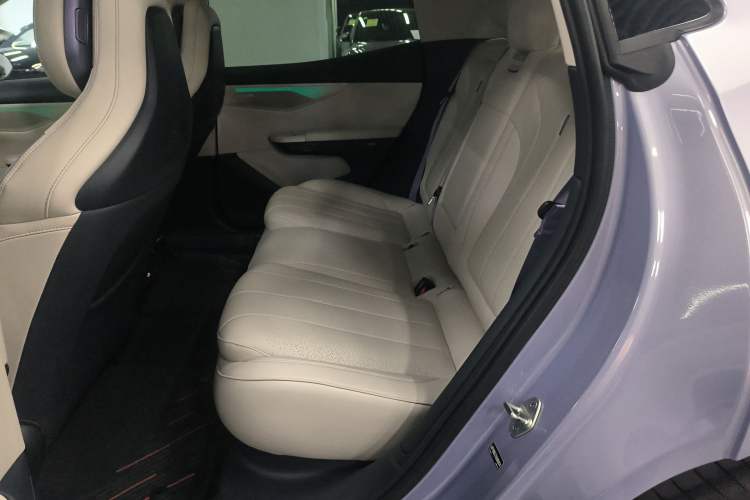 Used Lynk & Co 07 2024 EM-P 126 Long-Range Intelligent Driving Ultra Interior 4