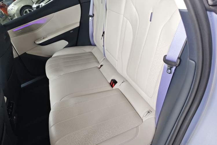Used Lynk & Co 07 2024 EM-P 126 Long-Range Intelligent Driving Ultra Interior 4