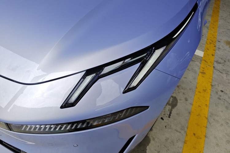 Used Lynk & Co 07 2024 EM-P 126 Long-Range Intelligent Driving Ultra Left Front Headlight