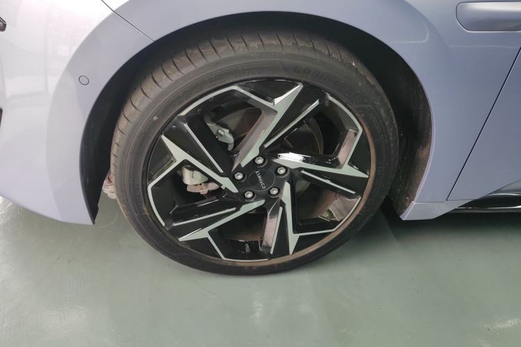 Used Lynk & Co 07 2024 EM-P 126 Long-Range Intelligent Driving Ultra Left Front Wheel Hub