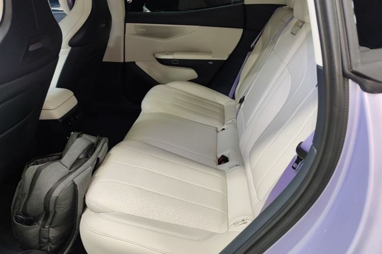 Used Lynk & Co 07 2024 EM-P 126 Long-Range Intelligent Driving Ultra Left Rear Seat