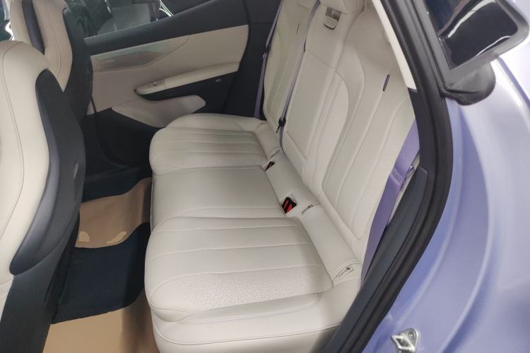 Used Lynk & Co 07 2024 EM-P 126 Long-Range Intelligent Driving Ultra Left Rear Seat