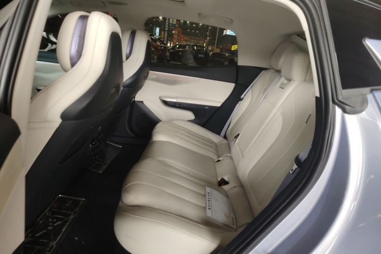 Used Lynk & Co 07 2024 EM-P 126 Long-Range Halo Left Rear Seat