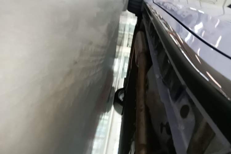 Used Lynk & Co 07 2024 EM-P 126 Long-Range Halo Left Side Sill