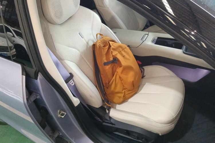 Used Lynk & Co 07 2024 EM-P 126 Long-Range Halo Right Front Seat