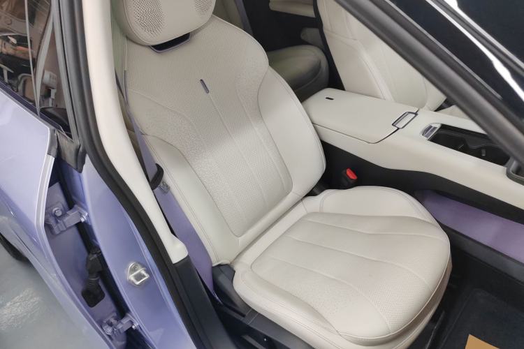 Used Lynk & Co 07 2024 EM-P 126 Long-Range Intelligent Driving Ultra Right Front Seat