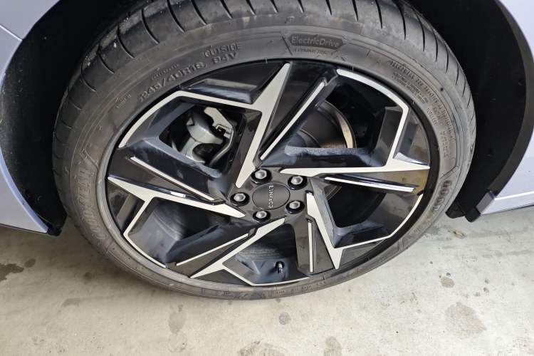 Used Lynk & Co 07 2024 EM-P 126 Long-Range Intelligent Driving Ultra Right Rear Wheel Hub
