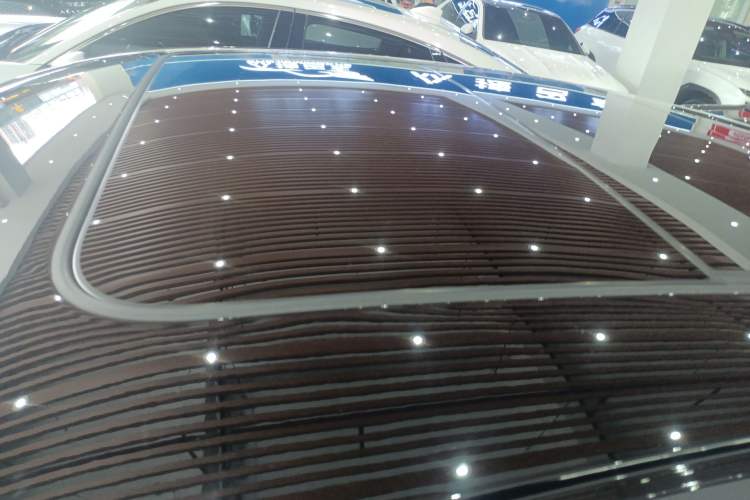 Used Lynk & Co 07 2024 EM-P 126 Long-Range Ultra Roof