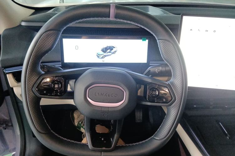 Used Lynk & Co 07 2024 EM-P 126 Long-Range Halo Steering Wheel