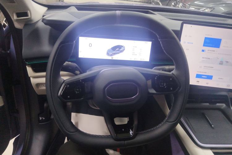 Used Lynk & Co 07 2024 EM-P 126 Long-Range Ultra Steering Wheel