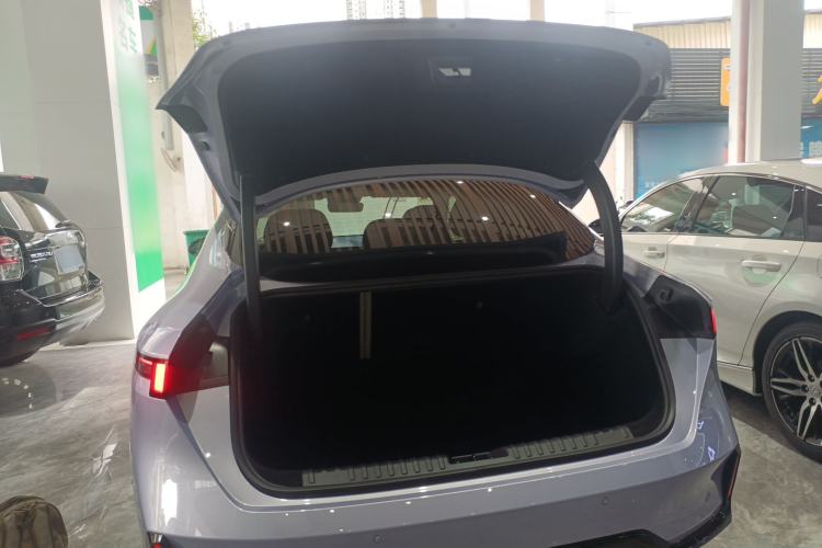 Used Lynk & Co 07 2024 EM-P 126 Long-Range Ultra Trunk