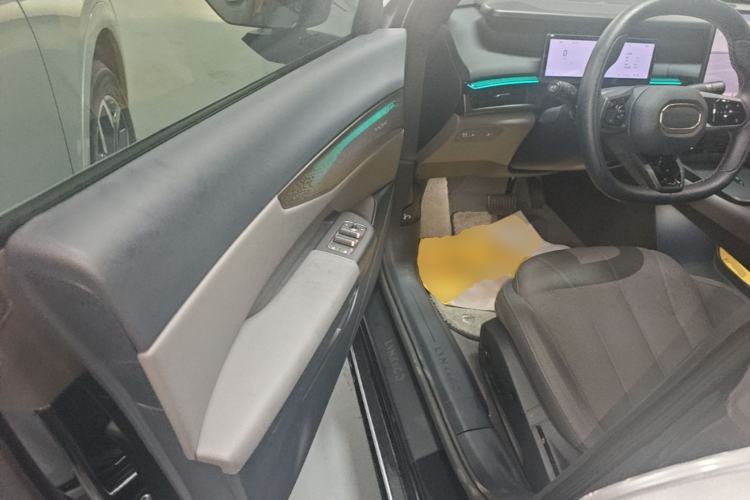Used Lynk & Co 07 2024 EM-P 126 Long-Range Halo Driver Seat