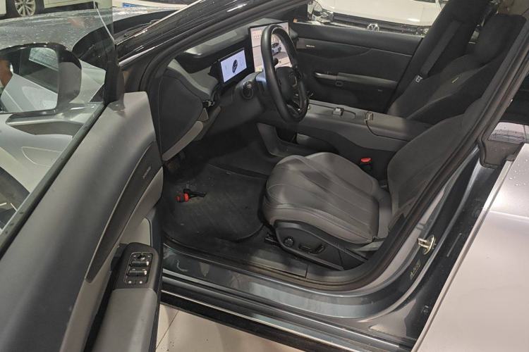 Used Lynk & Co 07 2024 EM-P 126 Long-Range Ultra Driver Seat