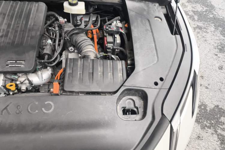 Used Lynk & Co 07 2024 EM-P 126 Long-Range Halo Engine Bay Left