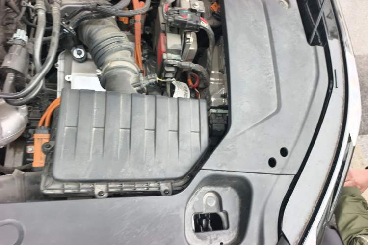 Used Lynk & Co 07 2024 EM-P 126 Long-Range Halo Engine Bay Left